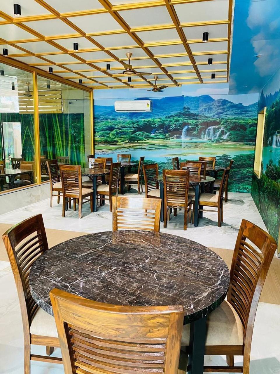 Hotel Double Crown Mumbai Airport T2 — Photos 2